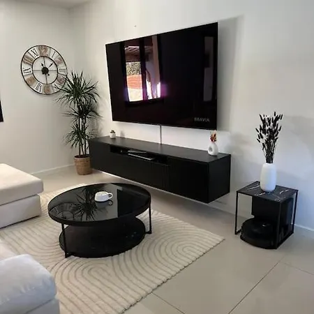 Holiday home Plain Pied Avec Piscine *