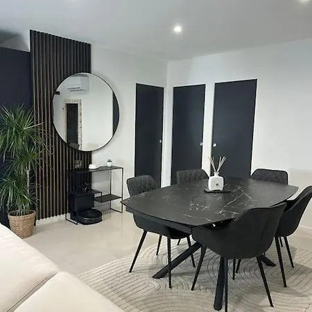Holiday home Plain Pied Avec Piscine Saint-Paul-en-Foret